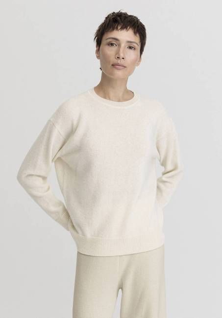 Relaxed sweater made of pure alpaca wool