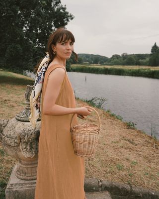 Nida - Linen Dress in Peach