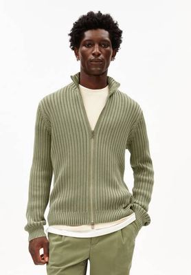 STRICKJACKE MIT PIGMENTFARBE