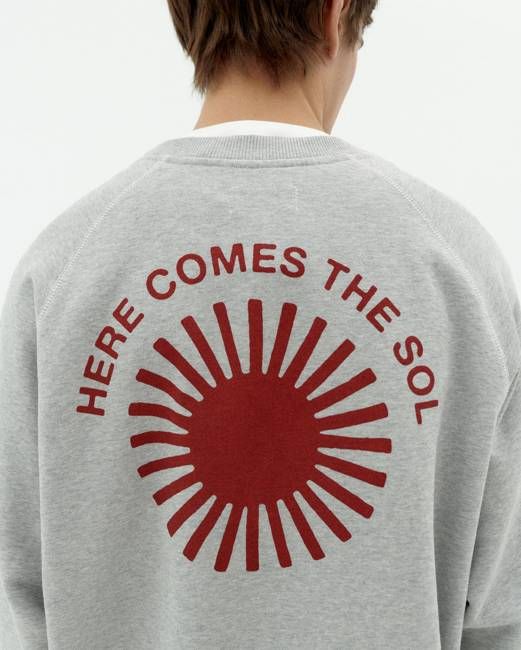 Red back sun Pepe sweatshirt