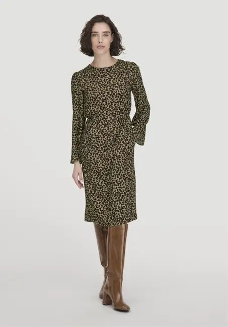 Knee-length dress made of LENZING™ ECOVERO™ satin