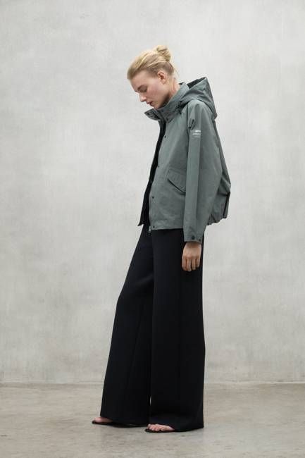 KHAKI BELUMUT JACKET