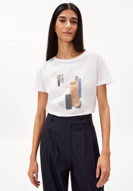 NELAA SQUARES| white