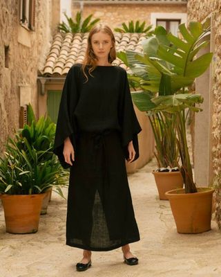 Osaka - Linen Dress in Black