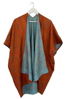Trudi Poncho Nr. 36 aus Seide im Vintage-Stil Jodhpur Bearbeiten