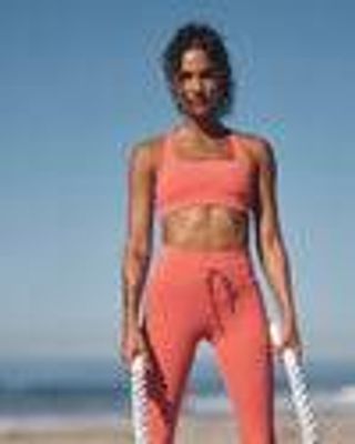 Daily Form Bra – Women's Bright Coral Sports Bra – Bra – Vuori