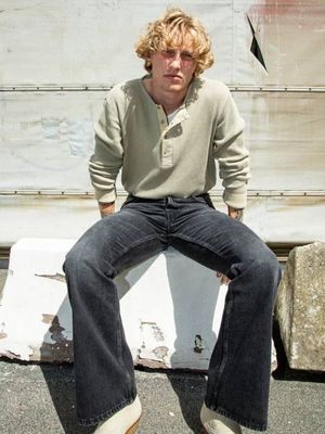 LS Henley Waffle T-Shirt Desert in normaler Passform | Nudie Jeans