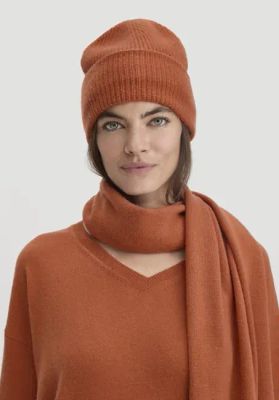 Knitted hat made of organic merino wool with cashmere