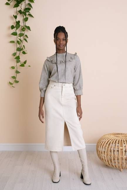 Loveness Frilly Shirt in Oatmeal Linen