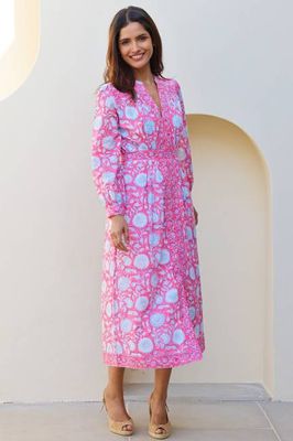 Kleid aus Biobaumwolle mit Wren-Blockprint | Rosa/Kobaltblau