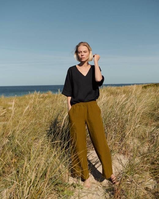 Tessa - Linen Top in Black