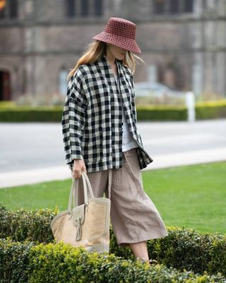 Frida - Leinenjacke in Schwarz mit Gingham