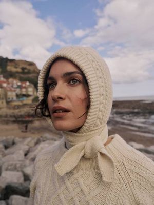 Whitby Bonnet in Ecru