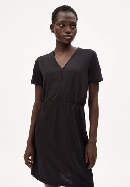 LAVIAA| black