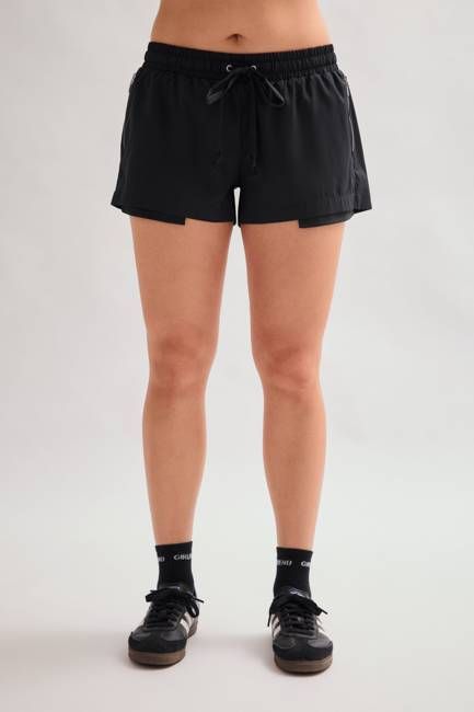 Black Vista Contrast Short