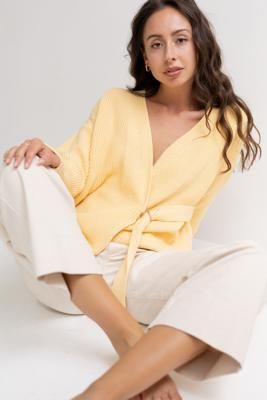 STRICKJACKE WICKELOPTIK HELLGELB