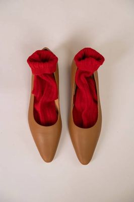 Intentionally Blank Traditional Heel in Tan