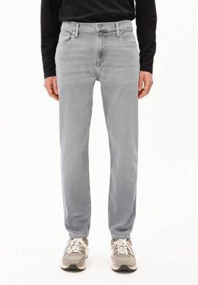 ARJO TARPA SCHMAL ZULAUFENDE JEANS | mauna