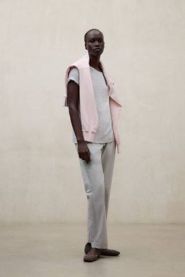 GRAUE HOSE MIT GONGES