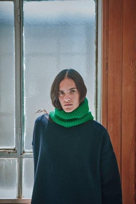 AMANDINE Neckwarmer Scarf in Merino Wool - Parrot Green