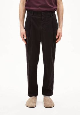 TAAMIR PLEATED CHINO PANT