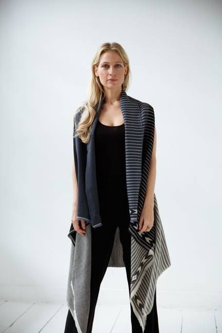 IMPERFECT Light Wool Cape Fusion Graphic