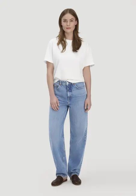NIVA Tapered Leg Jeans made from pure organic cotton