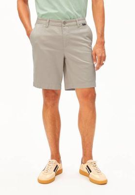 CHINO SHORT | sandstone