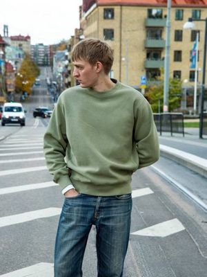 Hasse Crew Neck Sweatshirt Green regular fit | Nudie Jeans