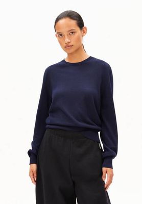 FINE KNIT SWEATER | tinted navy