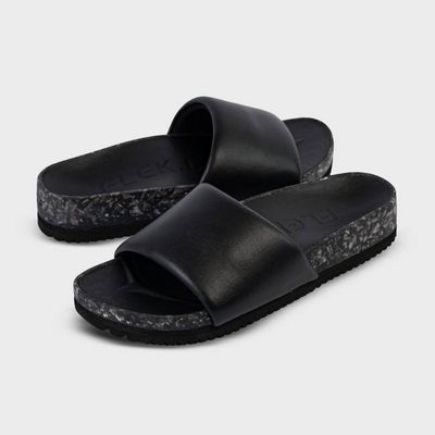 East Beach Lux - Night