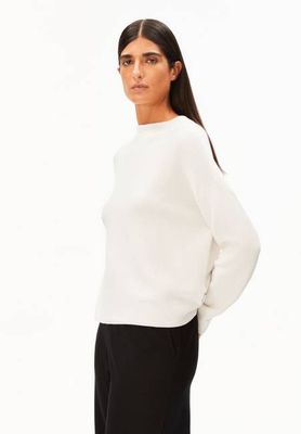 MERINAA LINKS LINKS SWEATER | oatmilk