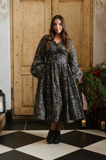 Diane – V-Neck Linen Midi Dress