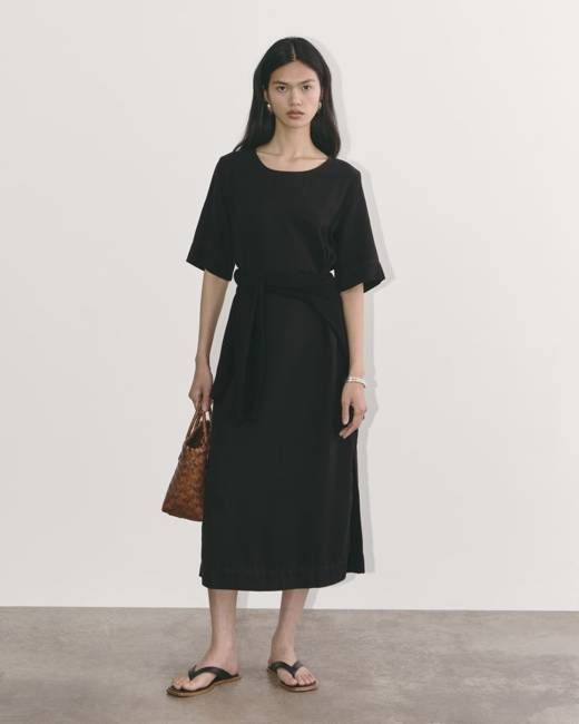 The Relaxed T-Shirt Dress in Buttersoft | Black
