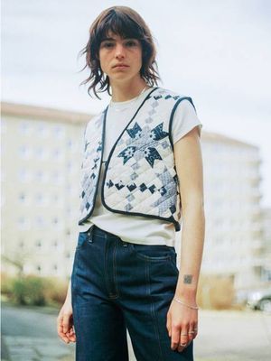 Lill Quilted Cotton Vest Offwhite/Blue organic | Nudie Jeans