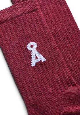SAAMUS SHORT SOCKS | velvet red