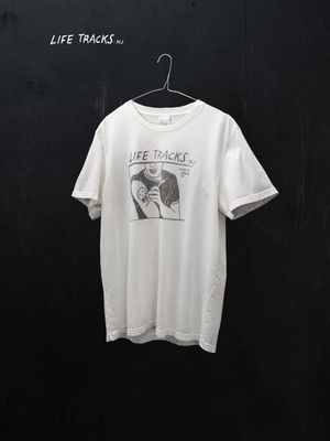 Roy Life Tracks T-Shirt Chalk White organic tee | Nudie Jeans