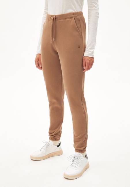 IVAA| cedar wood
