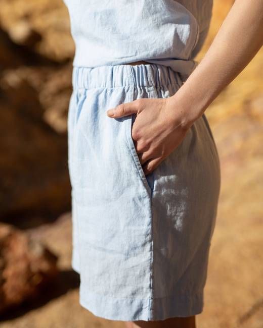 Mandy - Linen Shorts in Light Blue