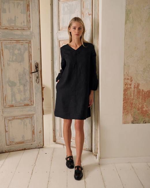 Pauline - Linen Dress in Black