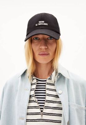 YENAAS LOVAA | black