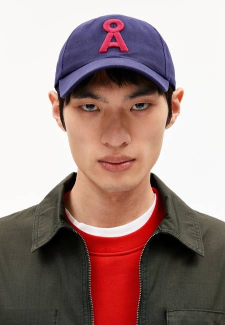 YENAAS LOGAA | tinted navy-scarlet red