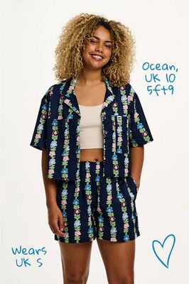 Jessie - Cotton & Linen Shorts in Navy Island Bloom Floral Print