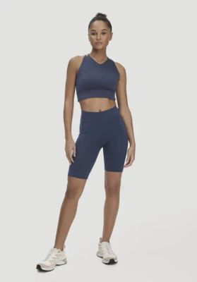 Fitted ACTIVE LIGHT shorts made of organic cotton