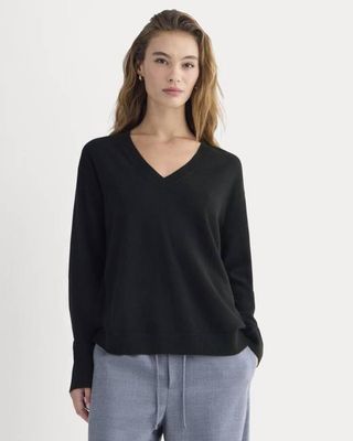 The Classic V in Cashmere | Black