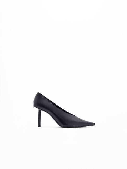 Pointy High Pumps