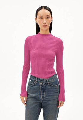 ALAANIA KNIT SWEATER | crushed berry