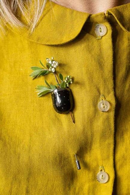 Porcelain Flower Pocket