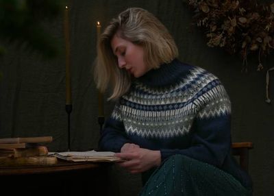 Fara British Wool Sweater in Navy