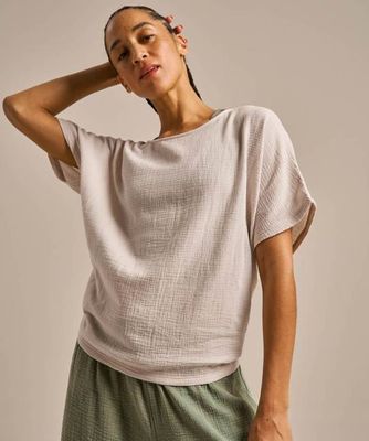 Atmungsaktives Oberteil aus Baumwollgaze mit Fluidität